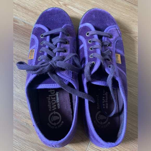 Natural World purple velvet shoes, size 38 (US 7) - Picture 5 of 12